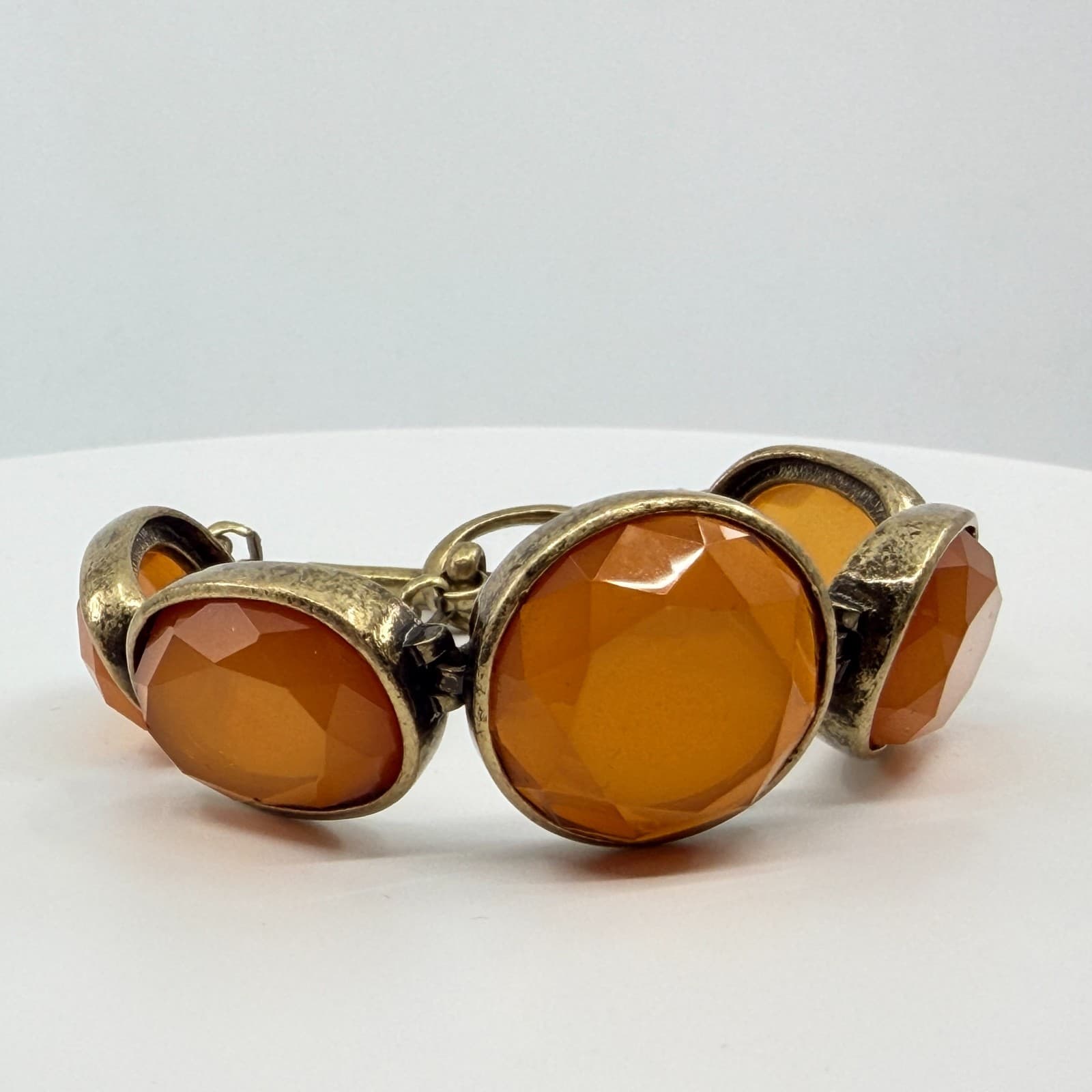 Vintage Antique Brass Tone Orange Faceted Resin Carnelian Style Toggle Bracelet - Thumbnail 7