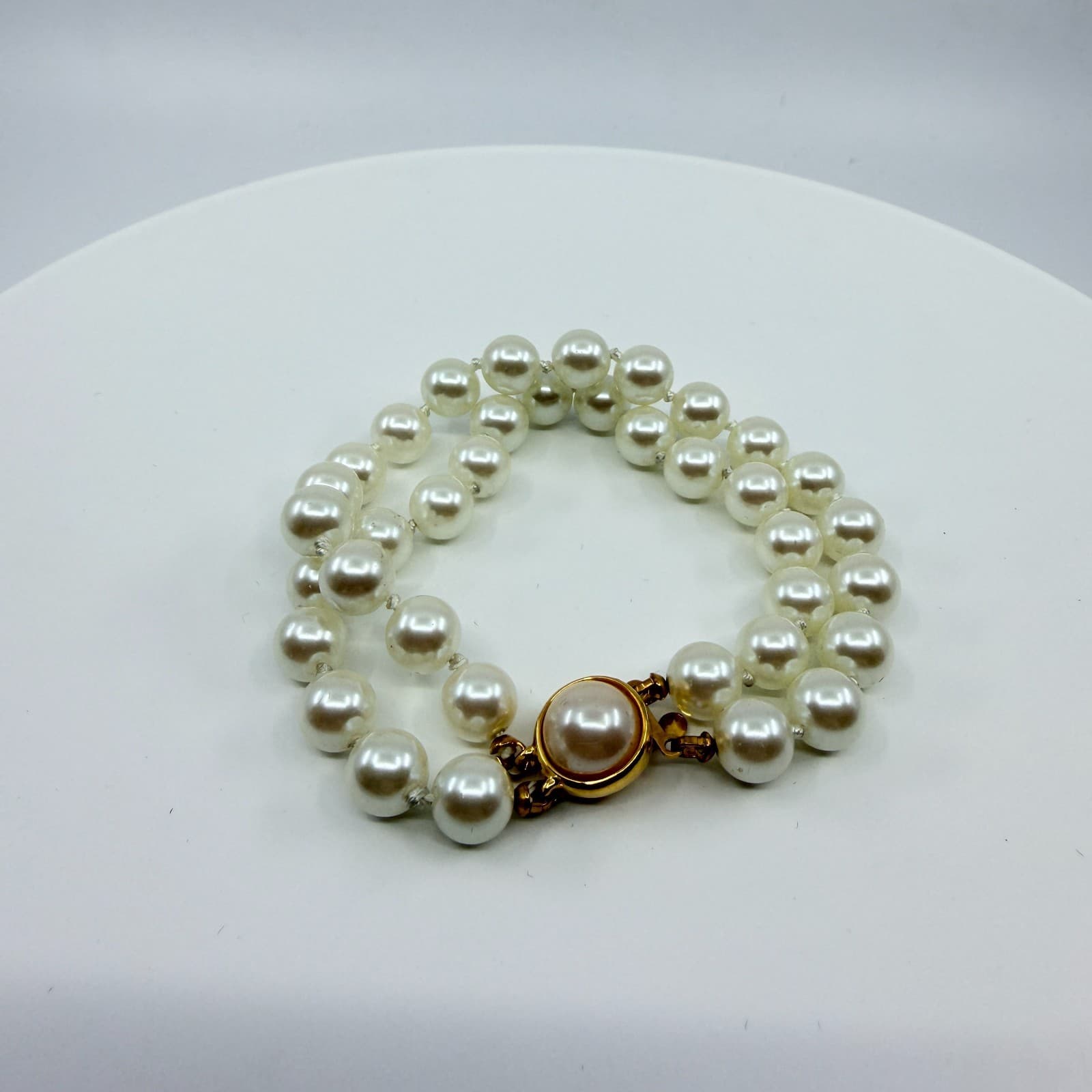 Vintage Double Strand White Faux Pearl Bracelet Gold Tone Statement Clasp Y2K - Thumbnail 4