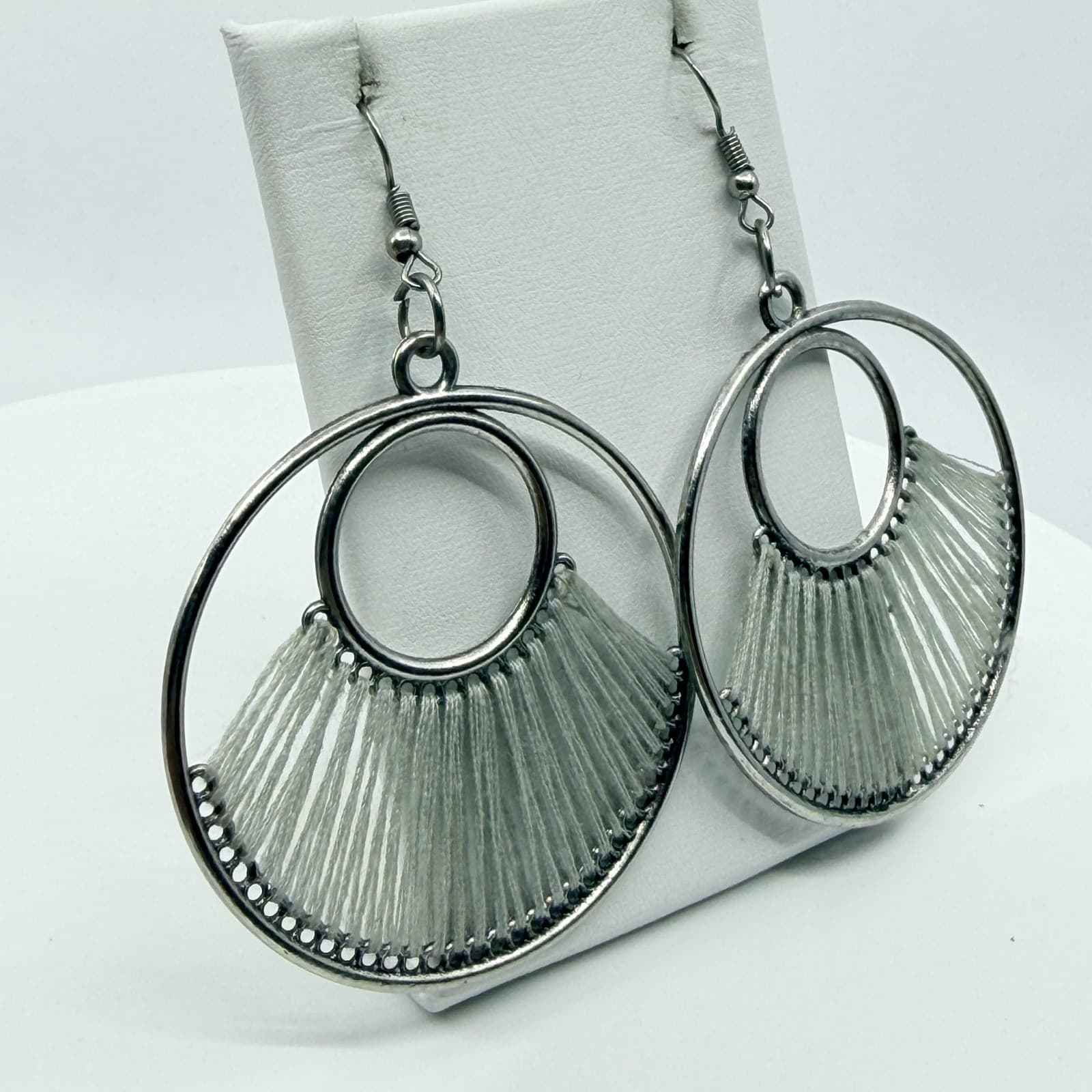 Vintage Boho Silver Tone Cream Thread Wrapped Concentric Circle Hoop Earrings - Thumbnail 8