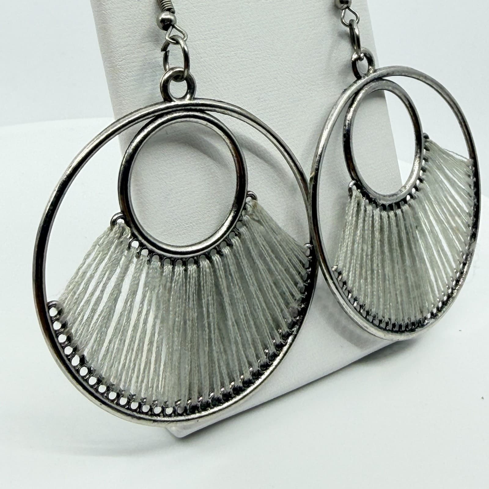Vintage Boho Silver Tone Cream Thread Wrapped Concentric Circle Hoop Earrings - Thumbnail 7