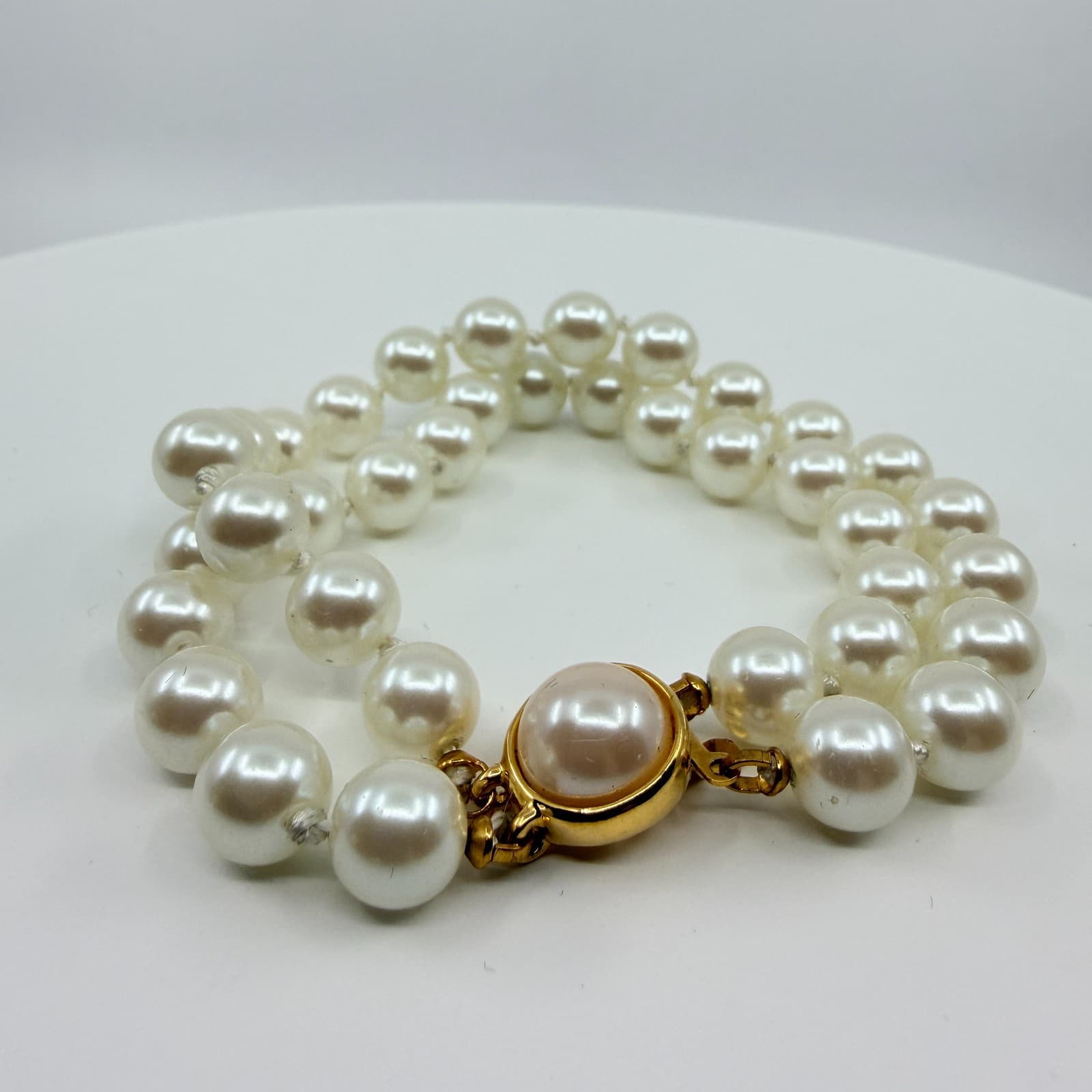 Vintage Double Strand White Faux Pearl Bracelet Gold Tone Statement Clasp Y2K - Thumbnail 5