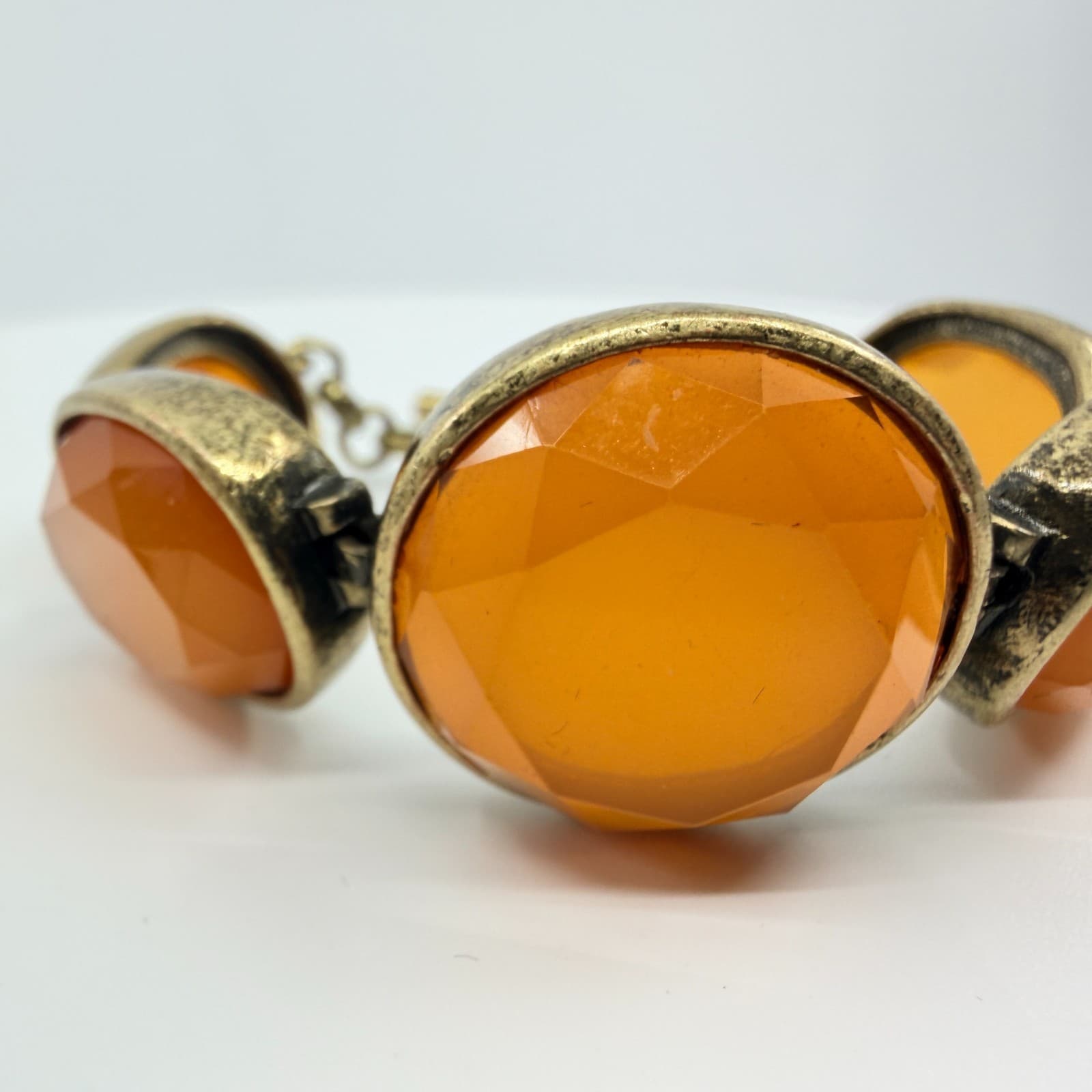 Vintage Antique Brass Tone Orange Faceted Resin Carnelian Style Toggle Bracelet - Thumbnail 3