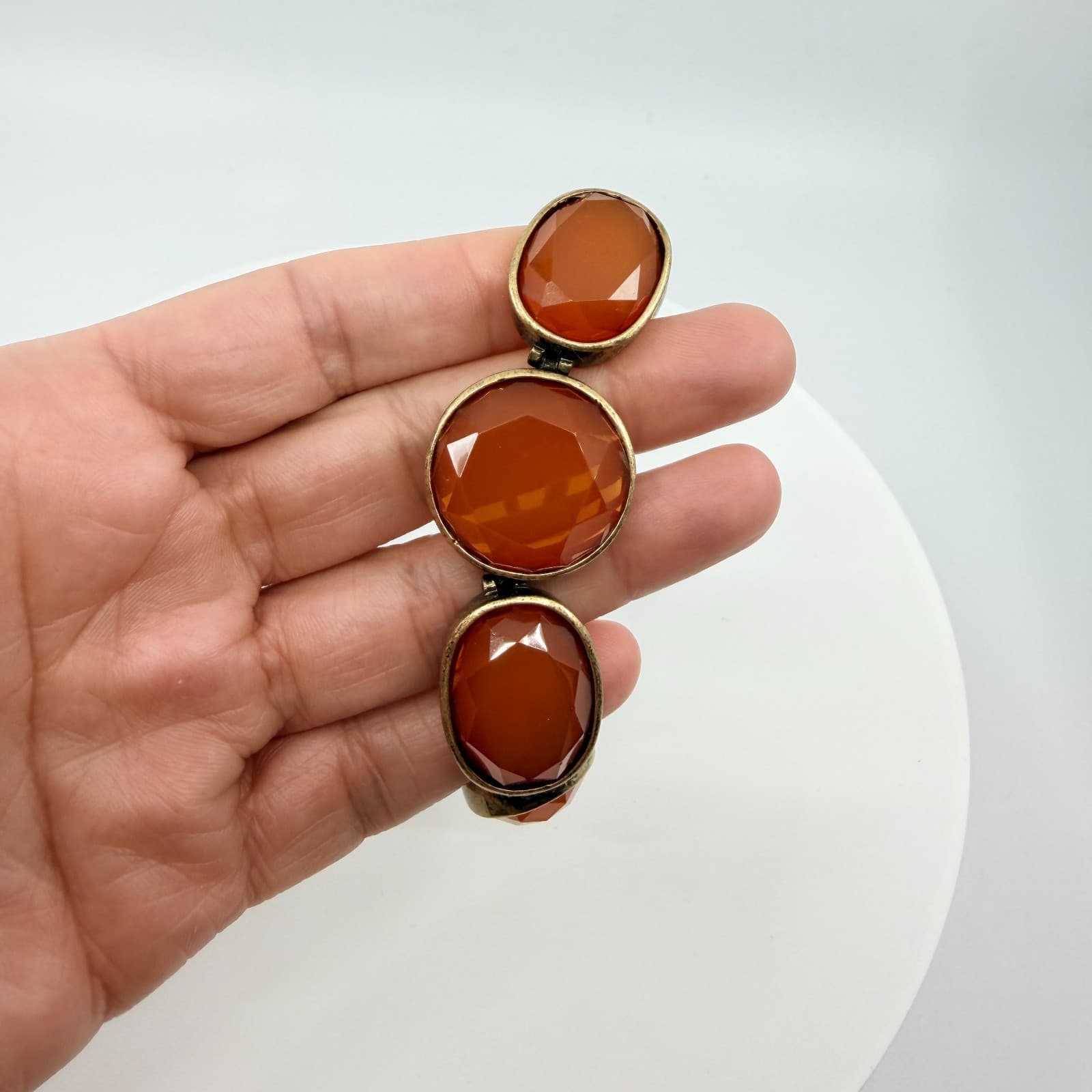 Vintage Antique Brass Tone Orange Faceted Resin Carnelian Style Toggle Bracelet - Thumbnail 8