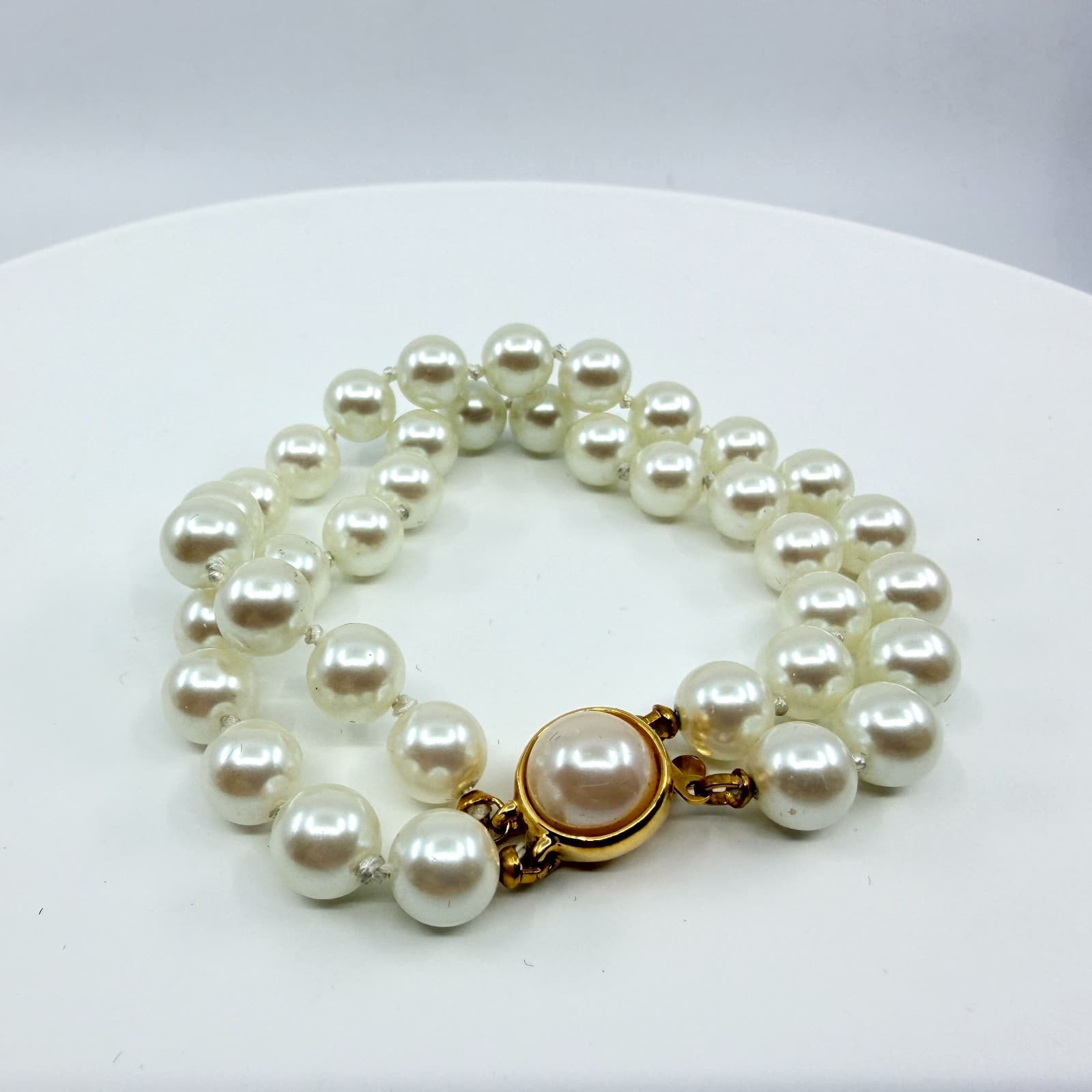 Vintage Double Strand White Faux Pearl Bracelet Gold Tone Statement Clasp Y2K - Thumbnail 2