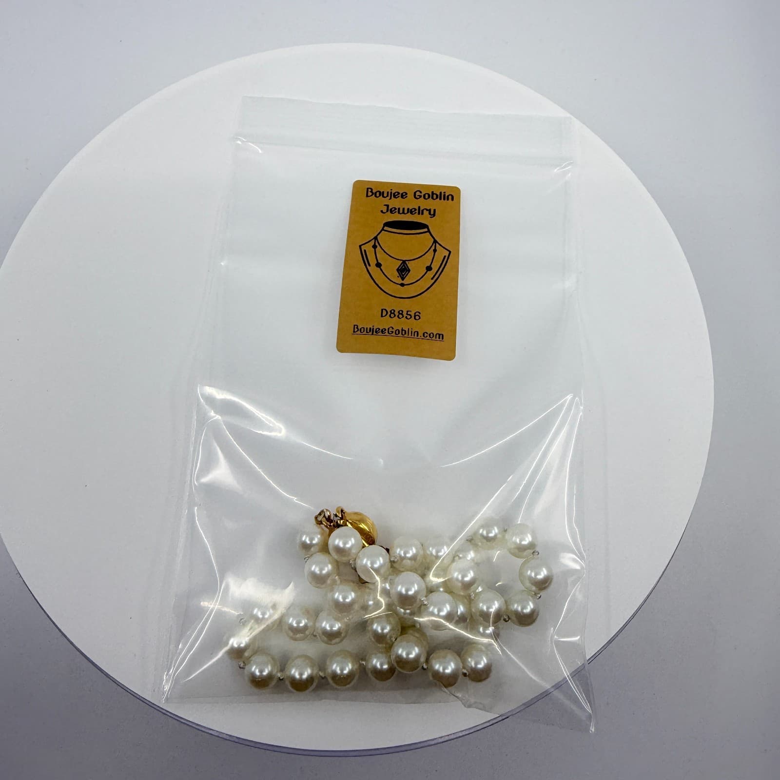 Vintage Double Strand White Faux Pearl Bracelet Gold Tone Statement Clasp Y2K - Thumbnail 9