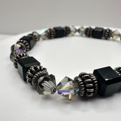 Vintage 90s Black Cube Beaded Bracelet Iridescent Glass Silver Tone Toggle Boho - Thumbnail 6
