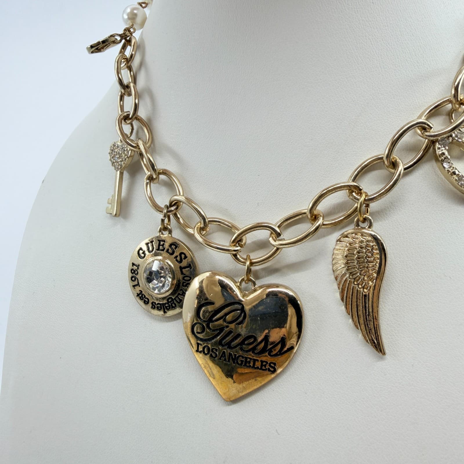 Vintage GUESS Los Angele Y2K Gold Tone Faux Pearl Multi Charm Chain Necklace - Thumbnail 4