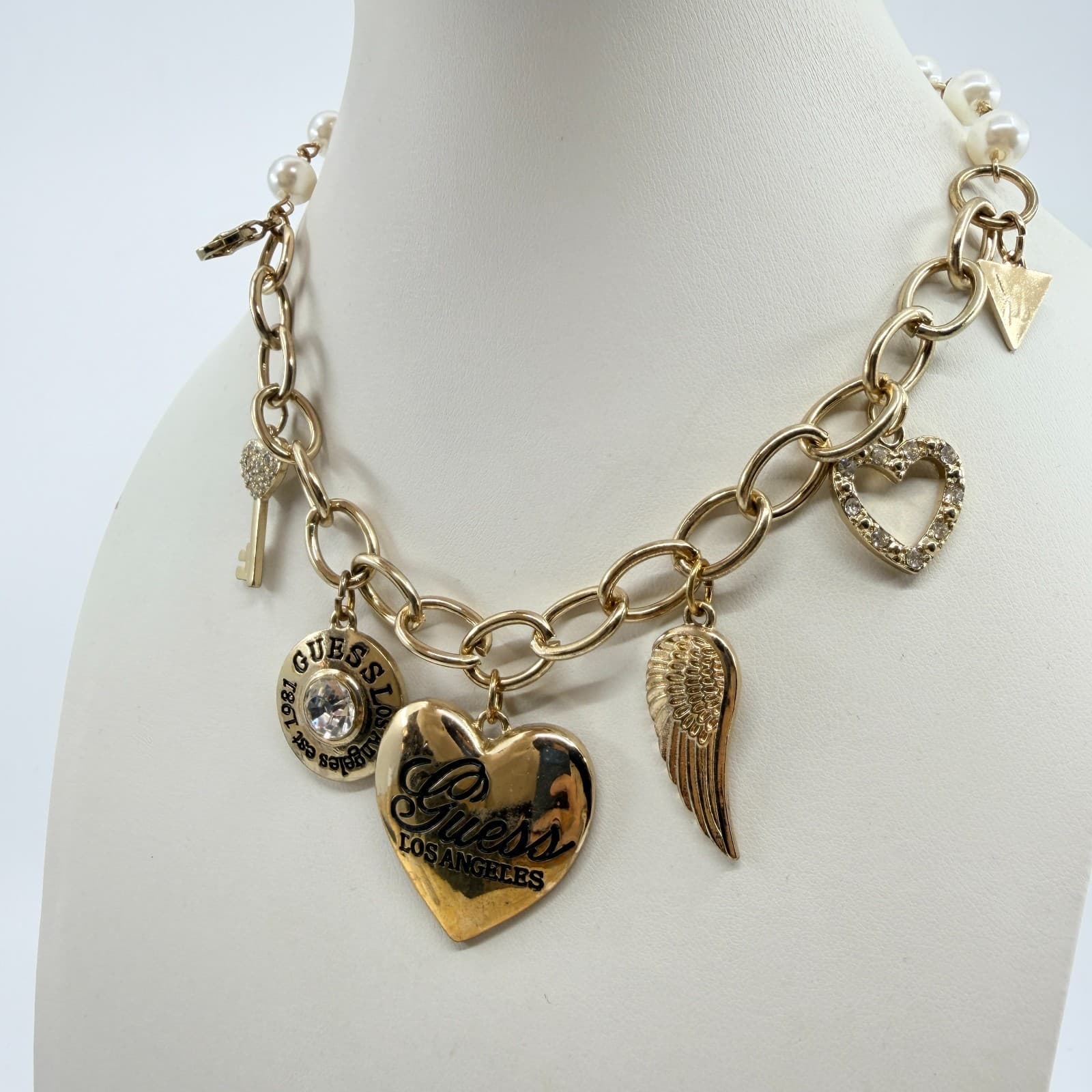 Vintage GUESS Los Angele Y2K Gold Tone Faux Pearl Multi Charm Chain Necklace - Thumbnail 5