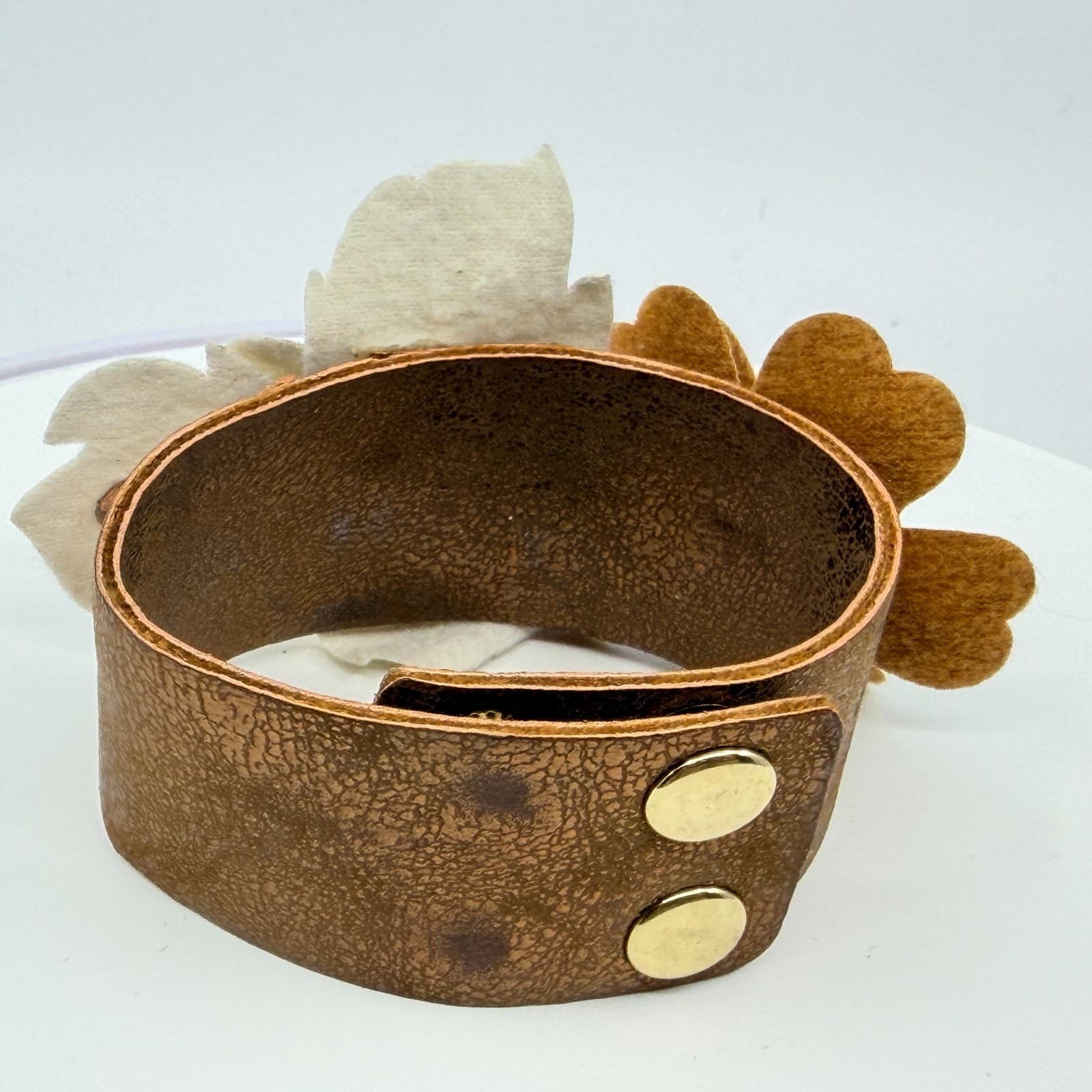 VTG Metallic Bronze Tone Leather Flower Cuff Bracelet Cream Pearl Rhinestone - Thumbnail 6