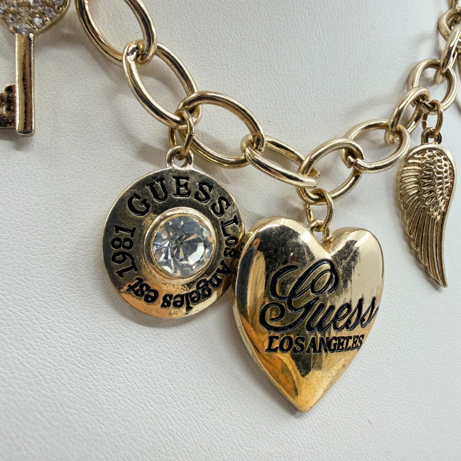 Vintage GUESS Los Angele Y2K Gold Tone Faux Pearl Multi Charm Chain Necklace - Thumbnail 3