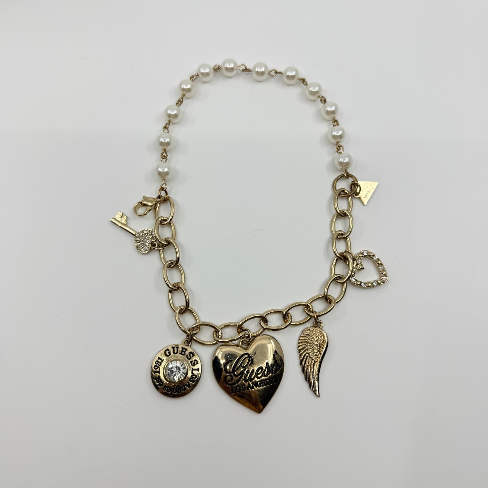 Vintage GUESS Los Angele Y2K Gold Tone Faux Pearl Multi Charm Chain Necklace - Thumbnail 8