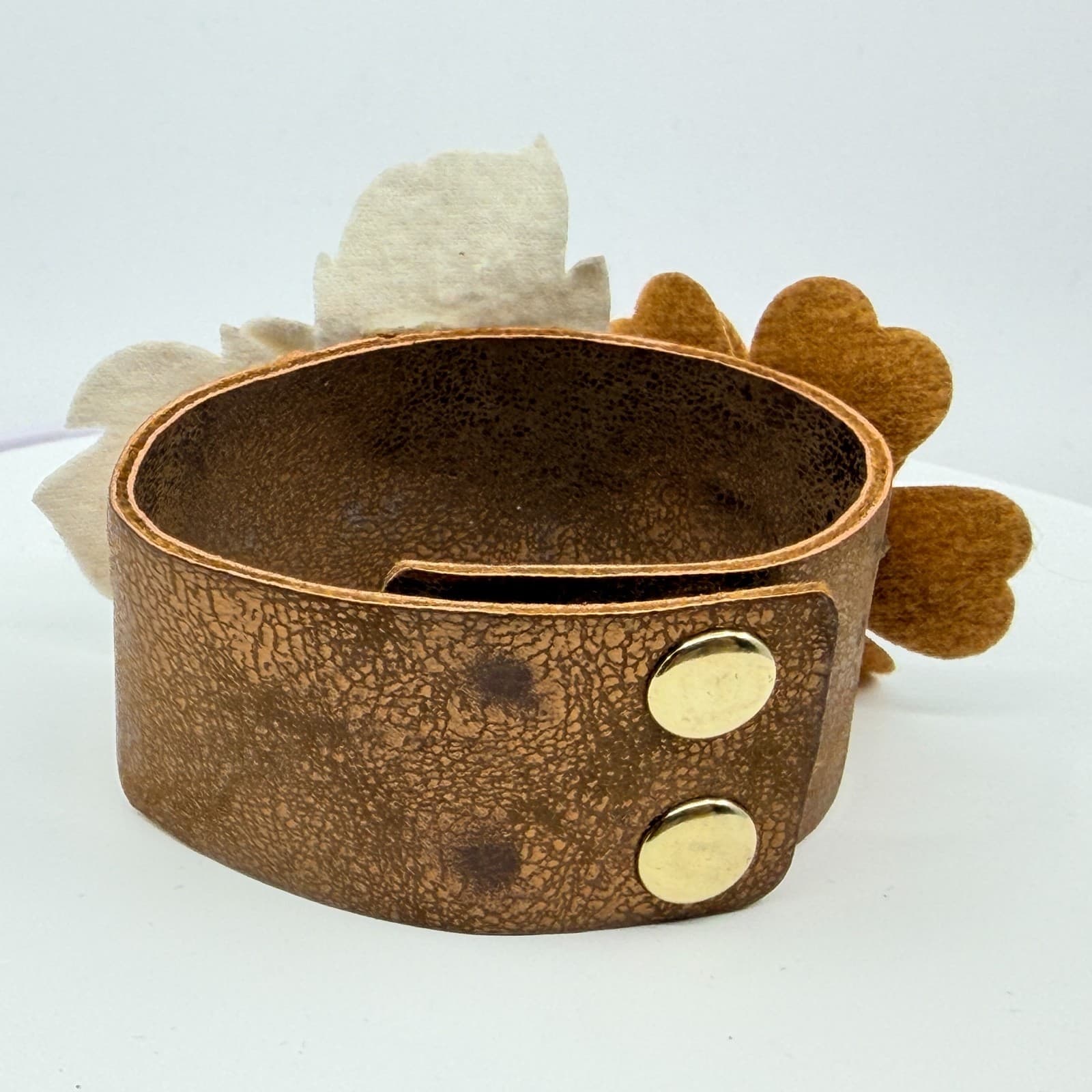 VTG Metallic Bronze Tone Leather Flower Cuff Bracelet Cream Pearl Rhinestone - Thumbnail 5