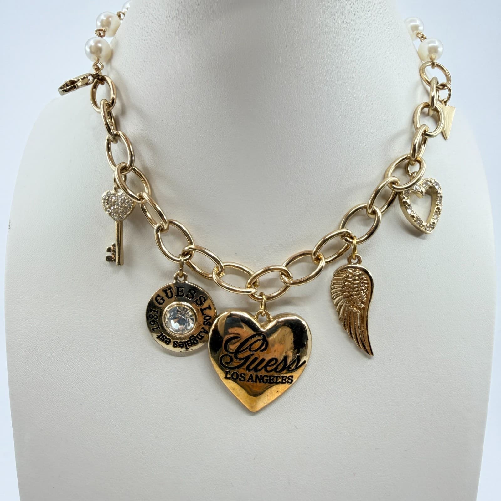 Vintage GUESS Los Angele Y2K Gold Tone Faux Pearl Multi Charm Chain Necklace - Thumbnail 7
