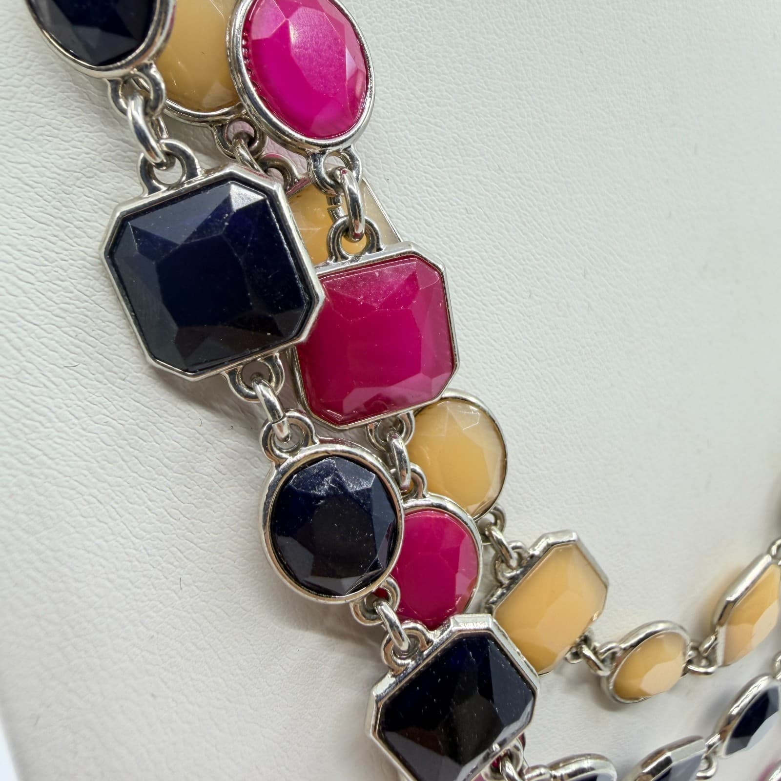 VTG Ann Taylor Multi-Strand Statement Necklace Resin Geo Links Magenta Black - Thumbnail 3