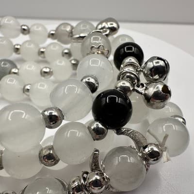 Vintage 80s White Agate Beaded Charm Bracelet Silver Tone Heart Jewelry Retro - Thumbnail 3
