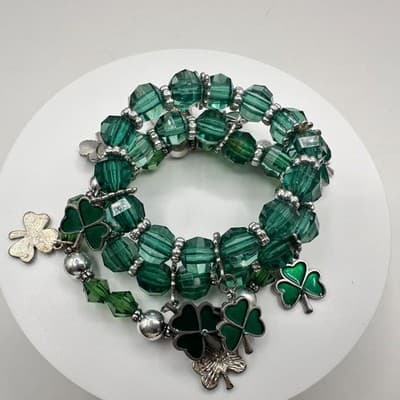 VTG 90s St Patrick Day Green Glass Bead Shamrock Charm Stretch Bracelet Set Y2K - Thumbnail 2