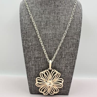 Vintage 80s Cream Enamel Floral Pendant Necklace Retro Women's Classic Jewelry - Thumbnail 3
