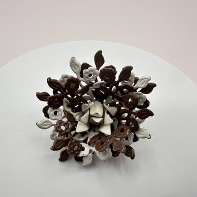 Vintage 60s Enamel Flower Bouquet Brooch Brown & White Floral Pin Jewelry Retro - Thumbnail 2
