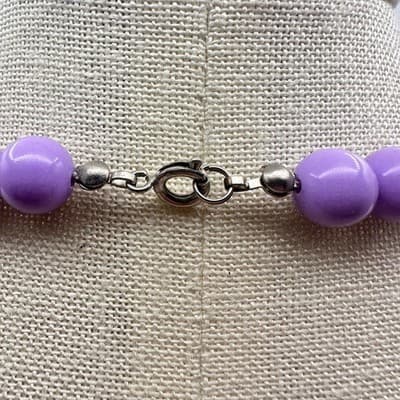 Vintage 90s Chunky Purple Lucite Ball Bead Necklace Statement Costume Jewelry - Thumbnail 6