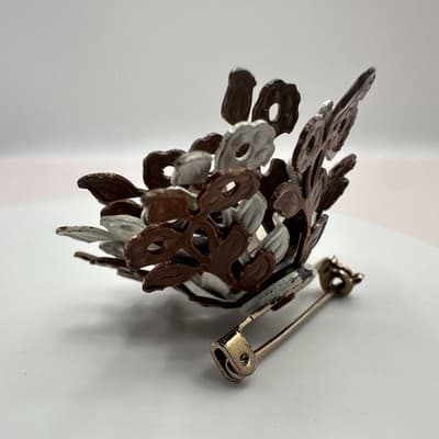 Vintage 60s Enamel Flower Bouquet Brooch Brown & White Floral Pin Jewelry Retro - Thumbnail 6
