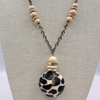 Vintage 90s Chunky Animal Print Pendant Necklace Boho Beaded Silver Tone Chain - Thumbnail 5