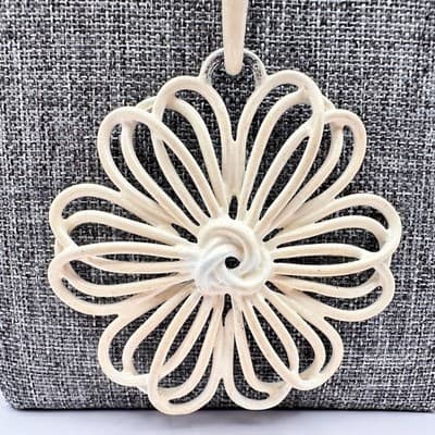 Vintage 80s Cream Enamel Floral Pendant Necklace Retro Women's Classic Jewelry - Thumbnail 2