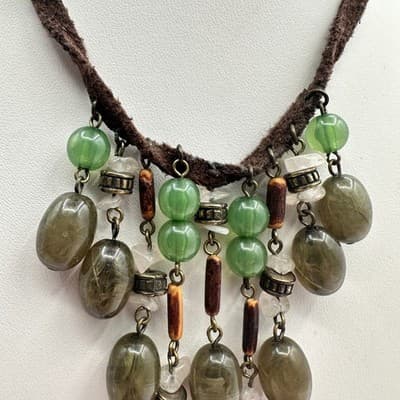 Vintage 90s Waterfall Bib Necklace Green Stone Brown Suede Fringe Goblincore Bib - Thumbnail 6