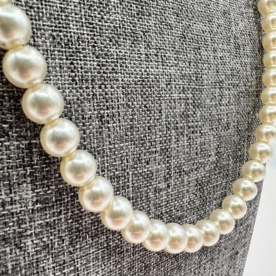 Vintage 90s White Faux Pearl Necklace Statement Women's Classic Jewelry Bib Y2K - Thumbnail 4