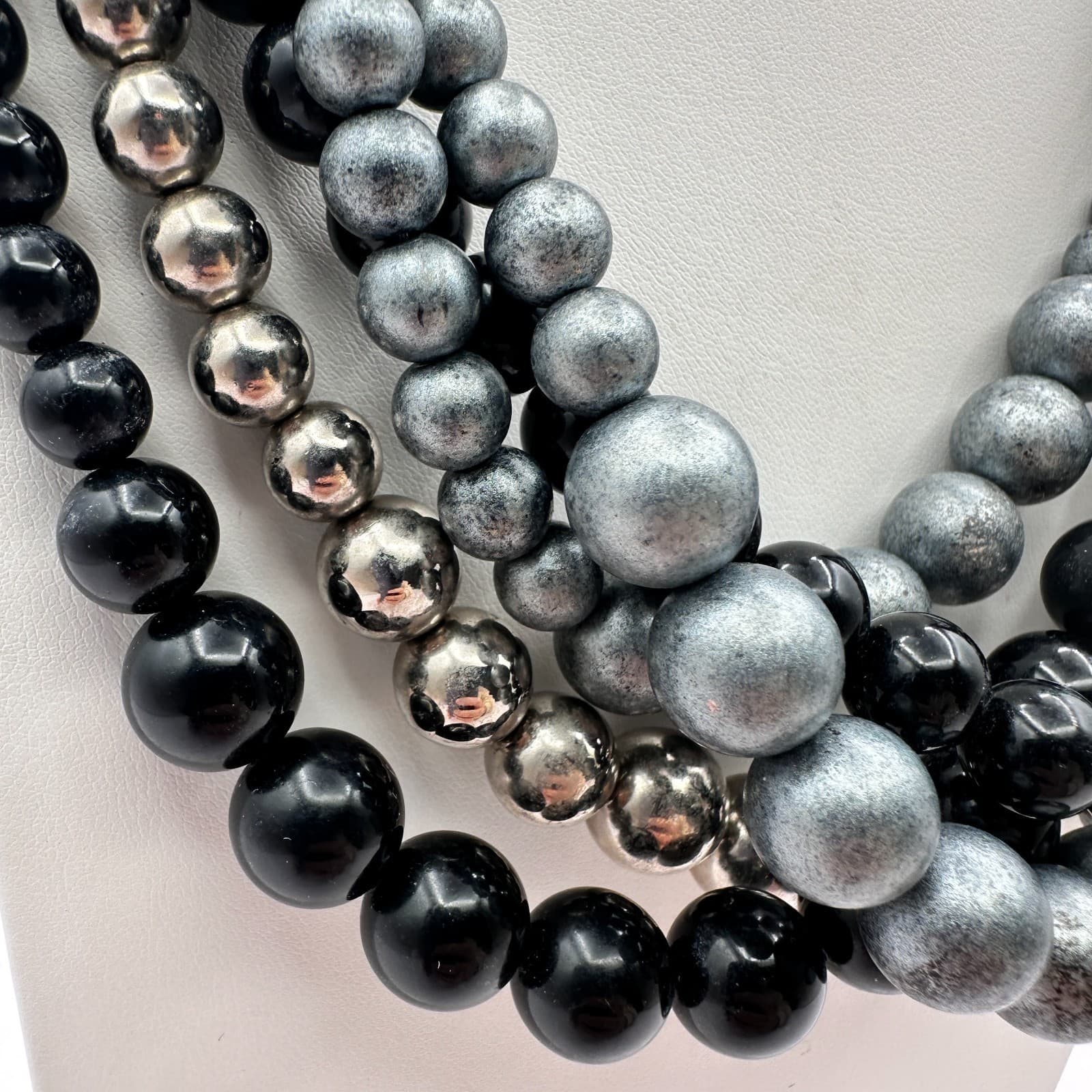 VTG Silver Tone Chunky Chain Necklace Statement Bold Faux Pearl Beaded Bib Y2K - Thumbnail 3