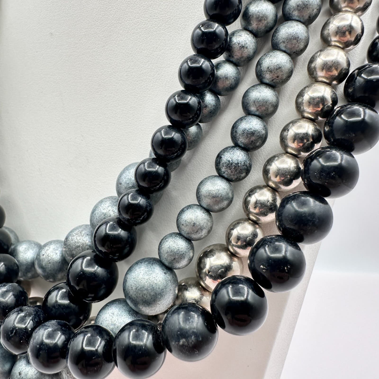 VTG Silver Tone Chunky Chain Necklace Statement Bold Faux Pearl Beaded Bib Y2K - Thumbnail 7