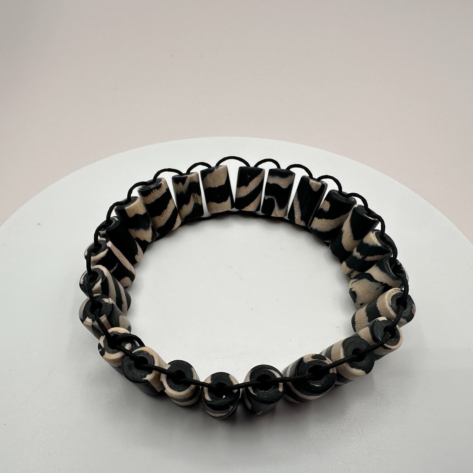 Vintage 90s Zebra Striped Bone Bead Stretch Bracelet Black White Boho Ethnic 90s - Thumbnail 3