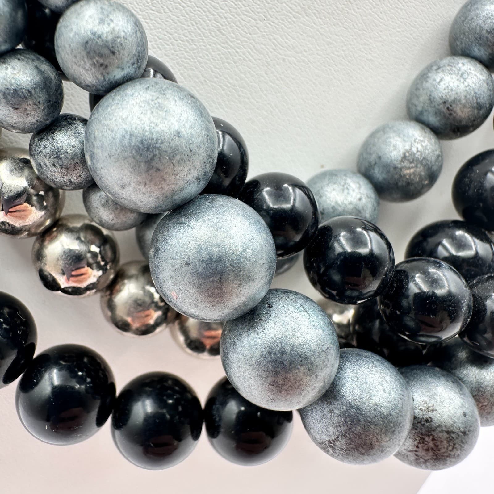 VTG Silver Tone Chunky Chain Necklace Statement Bold Faux Pearl Beaded Bib Y2K - Thumbnail 4