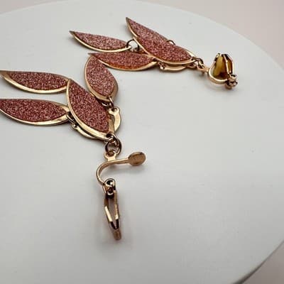 Vintage 90s Gold Tone Pink Glitter Leaf Dangle Earrings Women's Classic Jewelry - Thumbnail 6