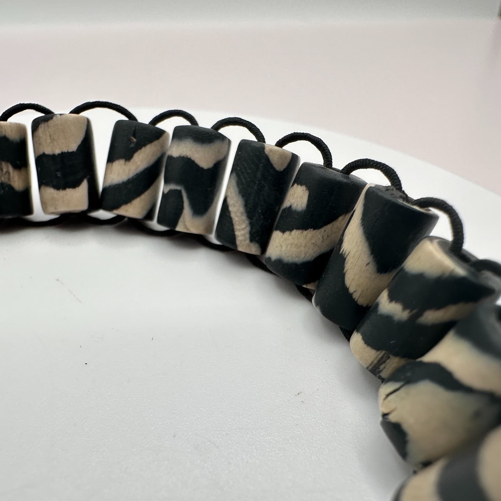 Vintage 90s Zebra Striped Bone Bead Stretch Bracelet Black White Boho Ethnic 90s - Thumbnail 10