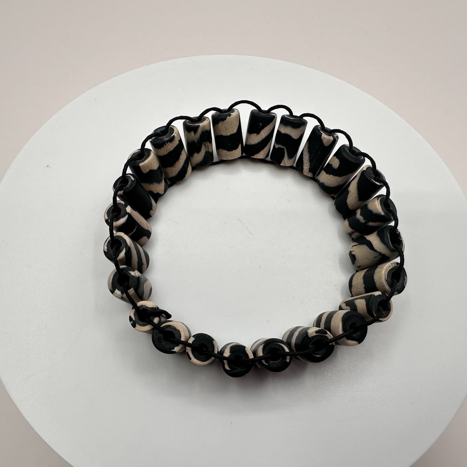Vintage 90s Zebra Striped Bone Bead Stretch Bracelet Black White Boho Ethnic 90s - Thumbnail 4