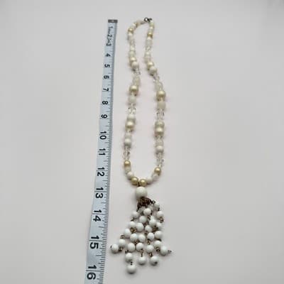 Vintage 80s White & Cream Beaded Necklace Gold Tone Tassel Statement Jewelry Y2K - Thumbnail 8