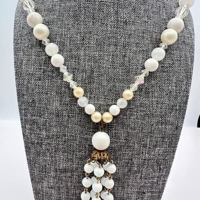 Vintage 80s White & Cream Beaded Necklace Gold Tone Tassel Statement Jewelry Y2K - Thumbnail 6
