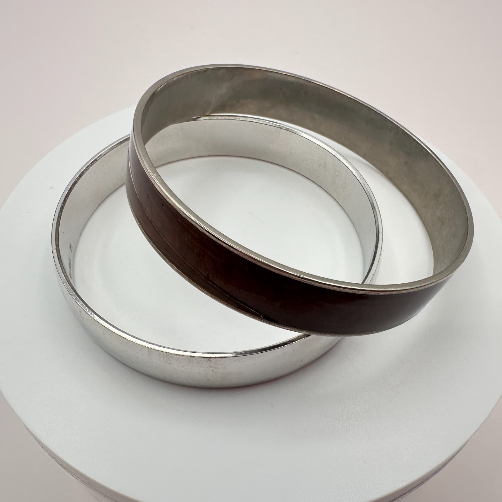 Vintage 90s Silver Tone Bangle Bracelet Set Brown Enamel Minimalist Jewelry 90s - Thumbnail 4