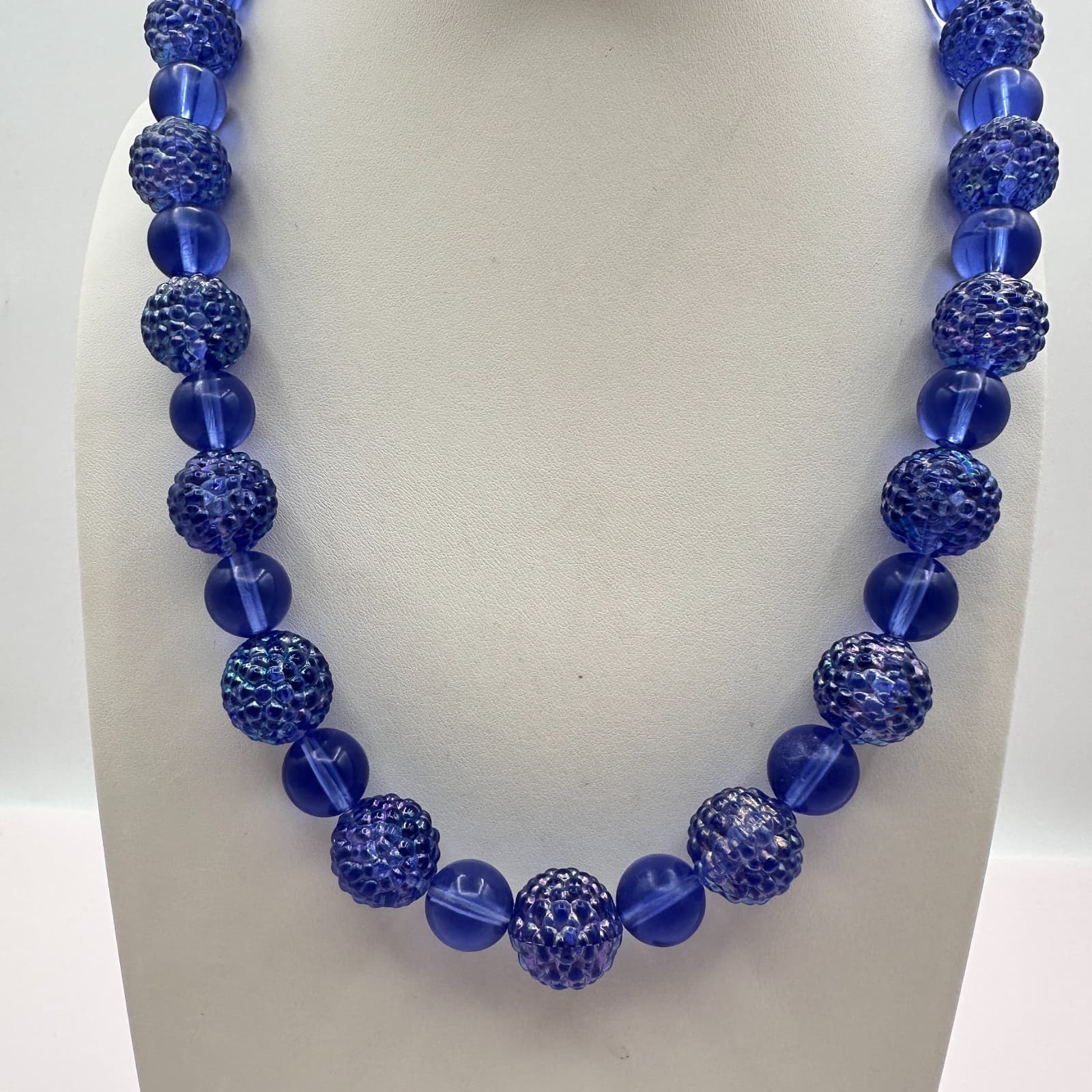 Vintage 90s Cobalt Blue Iridescent Berry Beaded lucite Necklace Women's Jewelry - Thumbnail 2