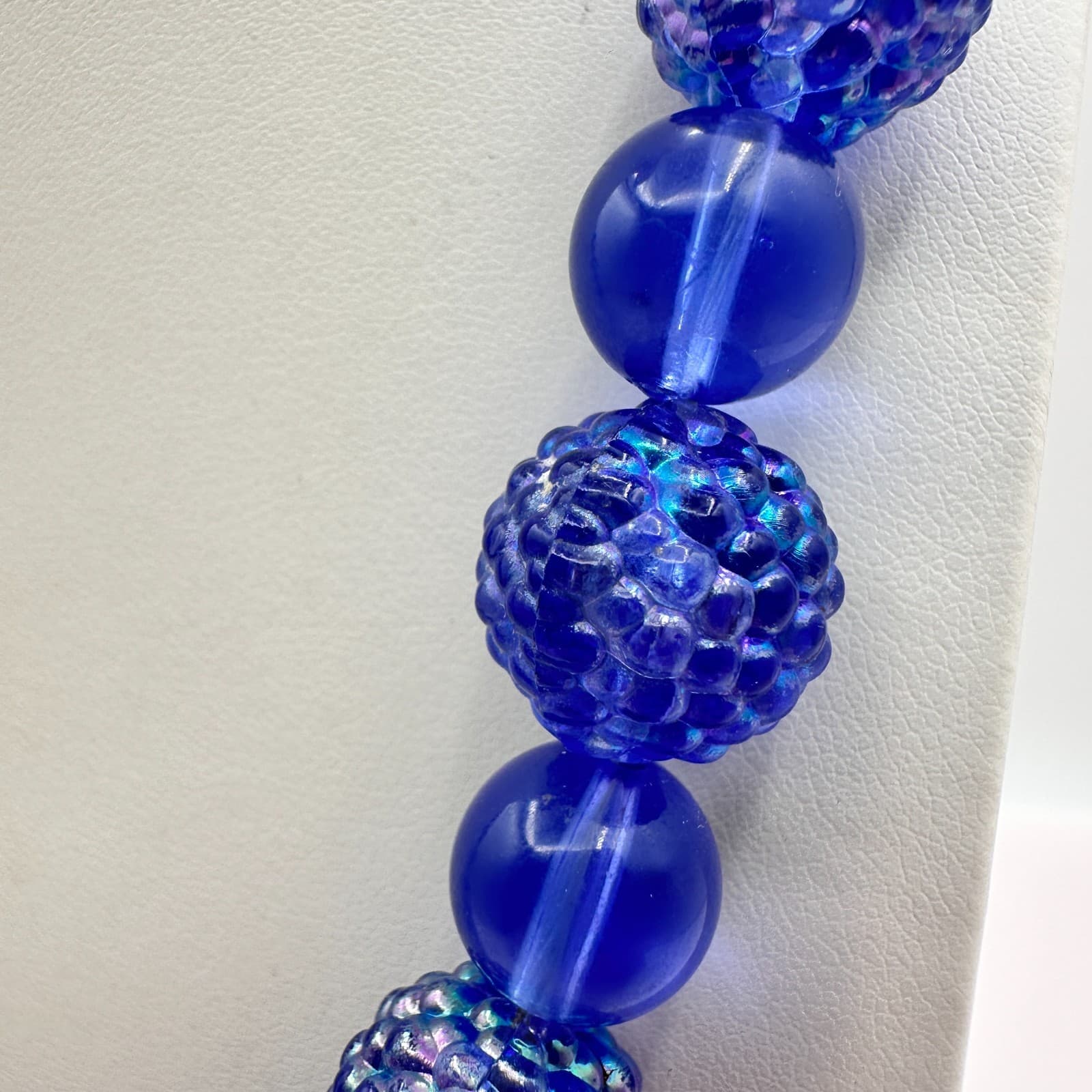 Vintage 90s Cobalt Blue Iridescent Berry Beaded lucite Necklace Women's Jewelry - Thumbnail 9
