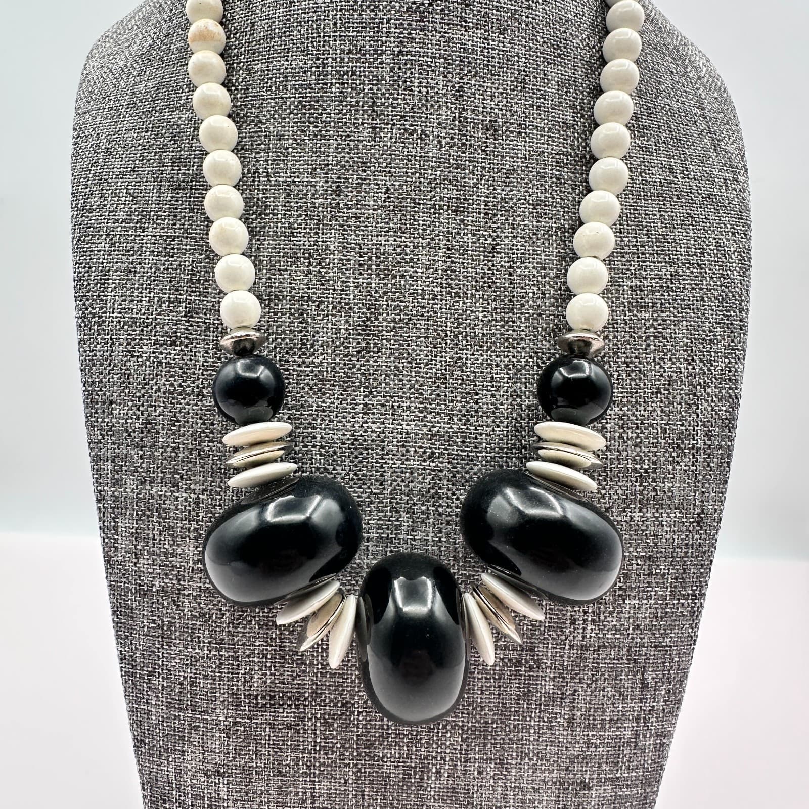 Vintage Y2K Chunky Black & White Statement Necklace Beaded Boho Women's Jewelry - Thumbnail 2