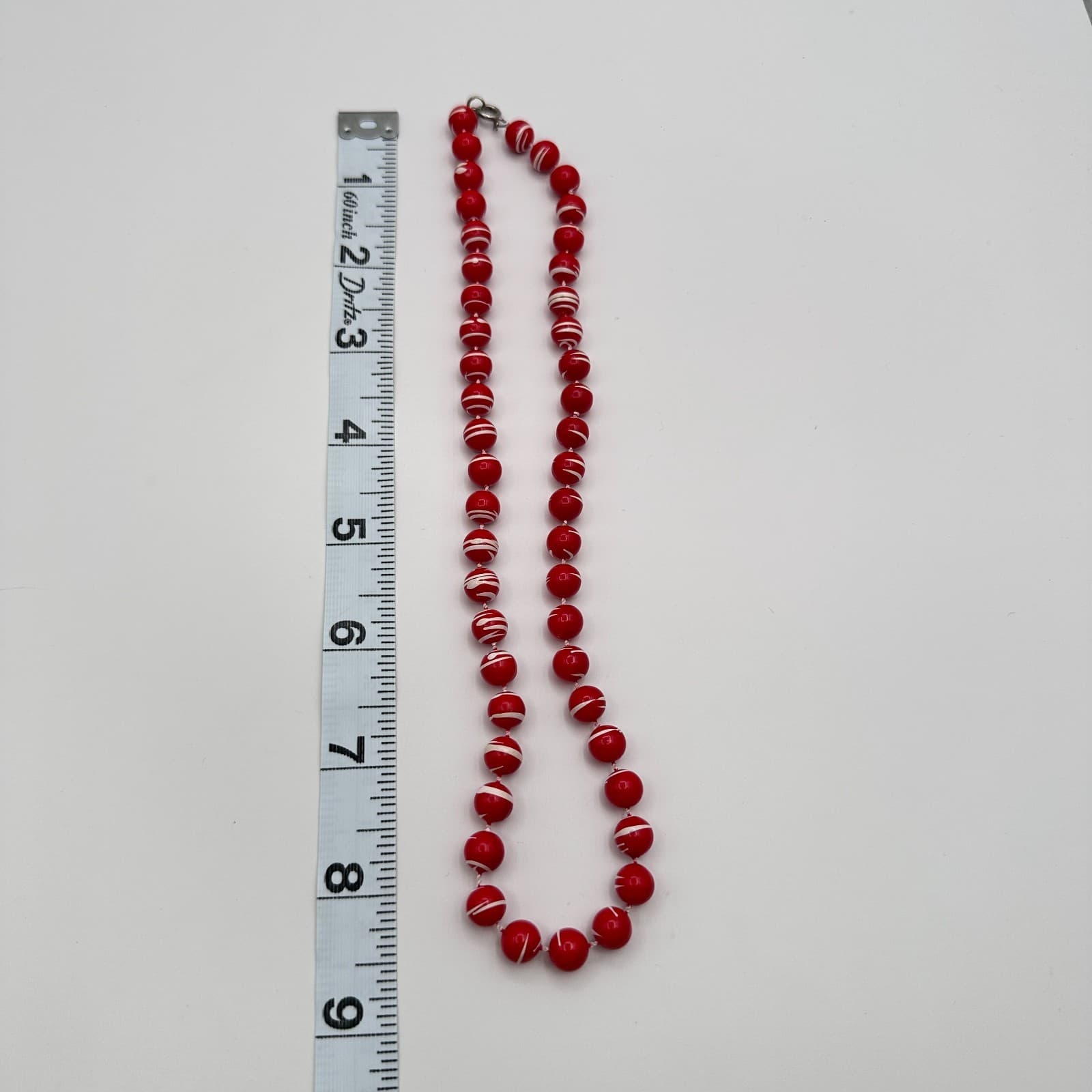 Vintage 80s Red White Swirl Ball Bead Necklace Choker Mod Plastic Retro Jewelry - Thumbnail 9