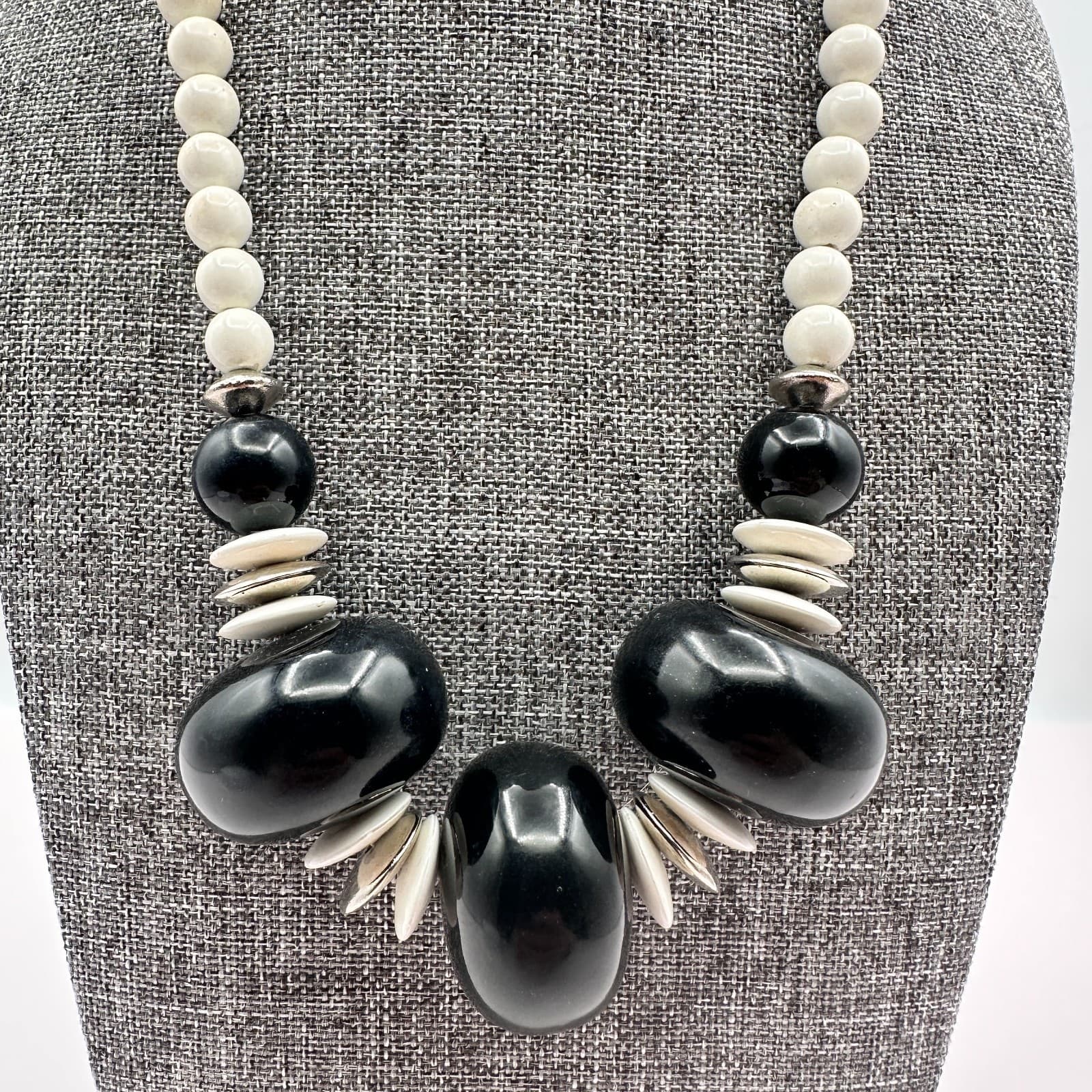 Vintage Y2K Chunky Black & White Statement Necklace Beaded Boho Women's Jewelry