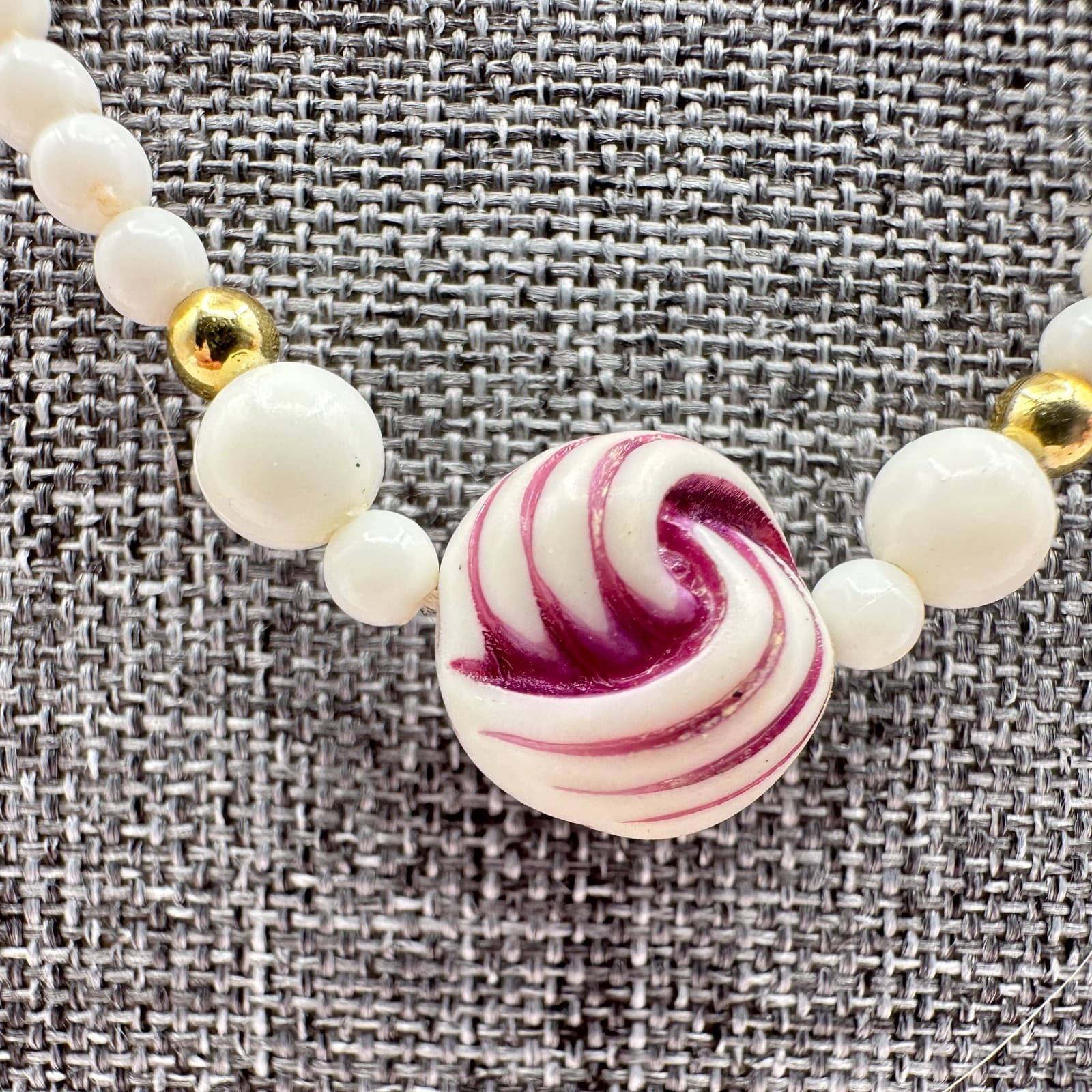 Vintage Y2K Statement Necklace Purple White Swirl Glass Beaded Gold Tone Jewelry - Thumbnail 4