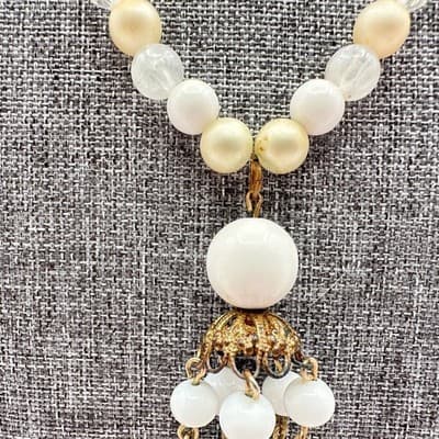 Vintage 80s White & Cream Beaded Necklace Gold Tone Tassel Statement Jewelry Y2K - Thumbnail 3