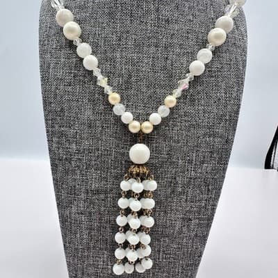 Vintage 80s White & Cream Beaded Necklace Gold Tone Tassel Statement Jewelry Y2K - Thumbnail 7