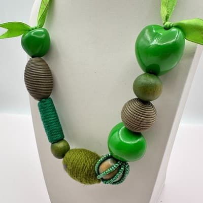 Vintage 90s Green Chunky Yarn Wrap Beaded Necklace Statement Women's Jewelry Y2K - Thumbnail 5