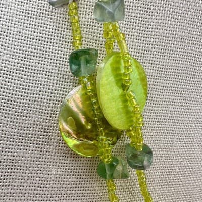 Vintage 80s Necklace Green Cracked Shell Pendant Disc Bead Multi-Strand Jewelry - Thumbnail 7