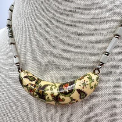 Vintage 90s Stone Bead Floral Crescent Pendant Necklace Silver Tone Jewelry - Thumbnail 7
