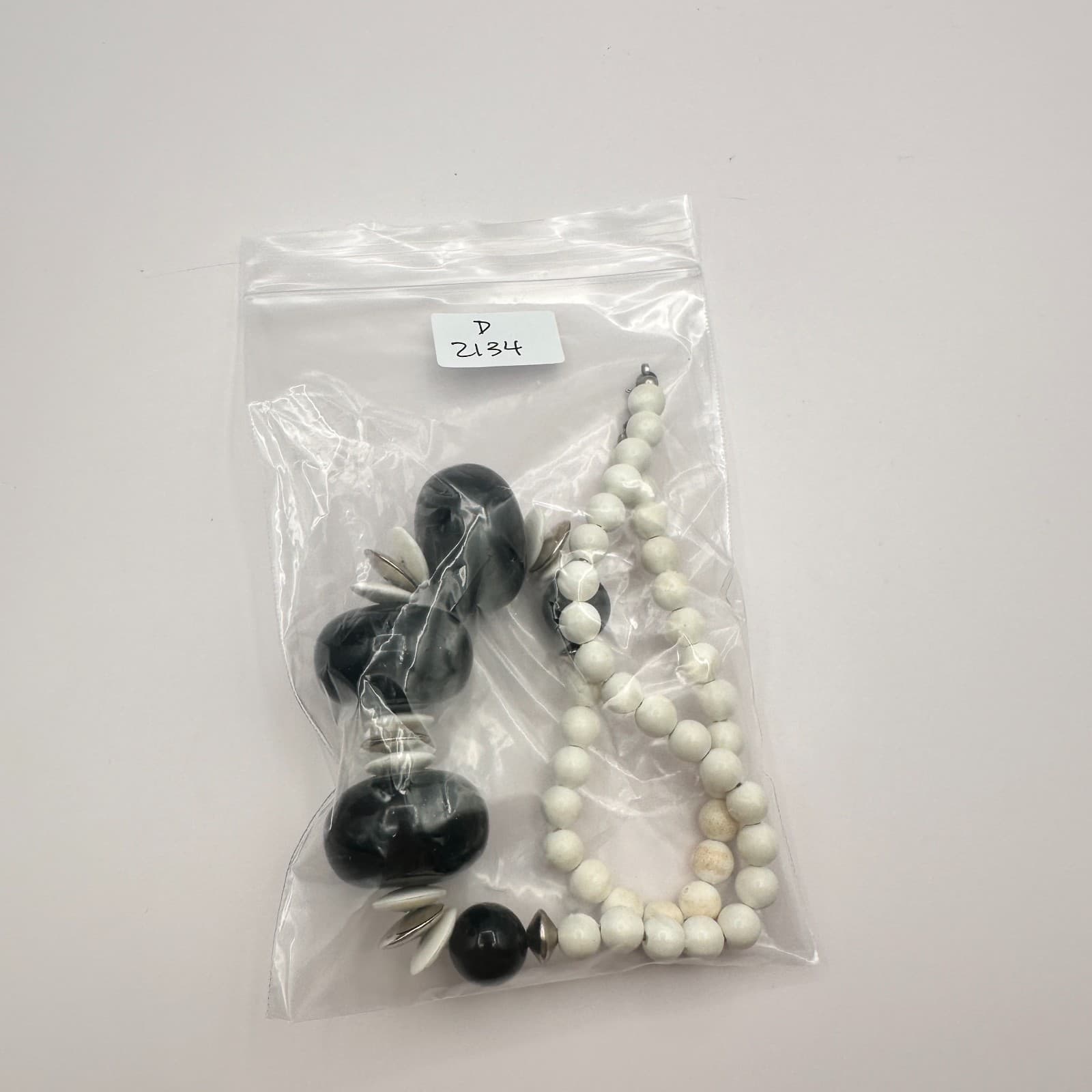 Vintage Y2K Chunky Black & White Statement Necklace Beaded Boho Women's Jewelry - Thumbnail 8